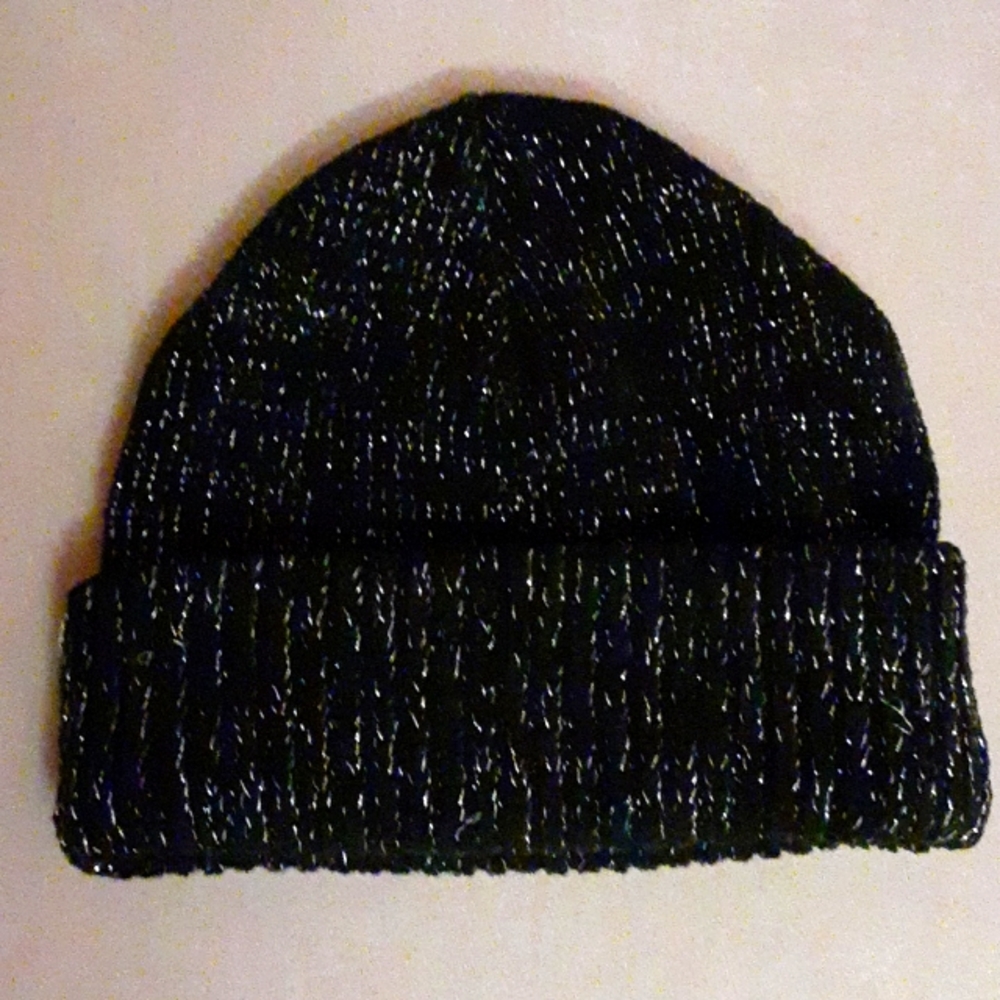 Women's black & silver toboggan/skull cap